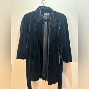 Vintage Portrait Velvet Jacket – Black, Belted, Shoulder Pads,‎ L (Estimated)